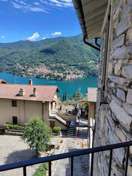 Piazzetta House Stunning Lake View Welcome Cocktail at Il Baretto Apartment in Moltrasio