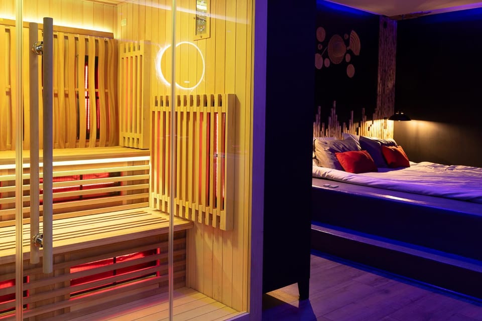 Bed, Sauna