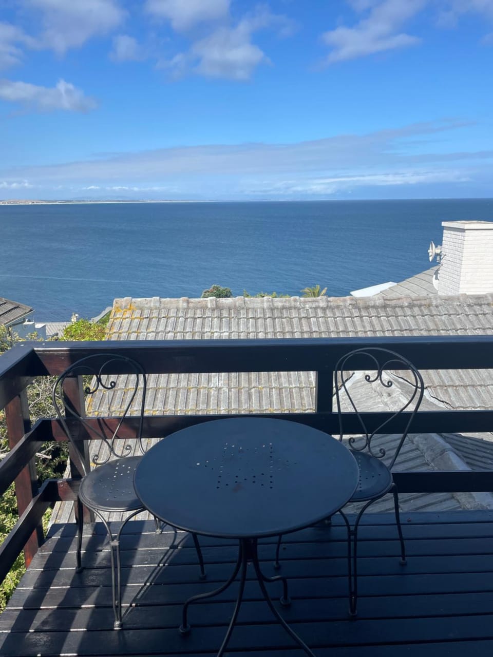 Between Mountain and Sea Apartment in Cape Town