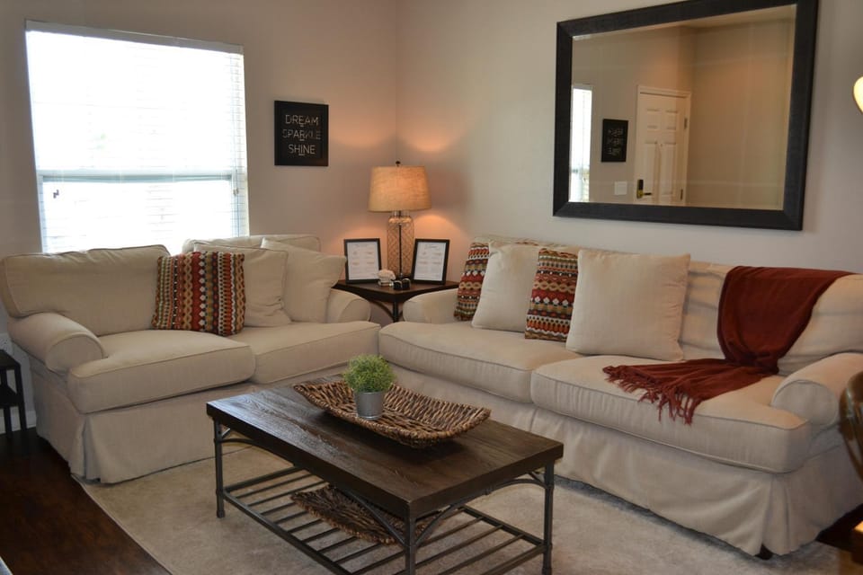 Living room, Seating area
