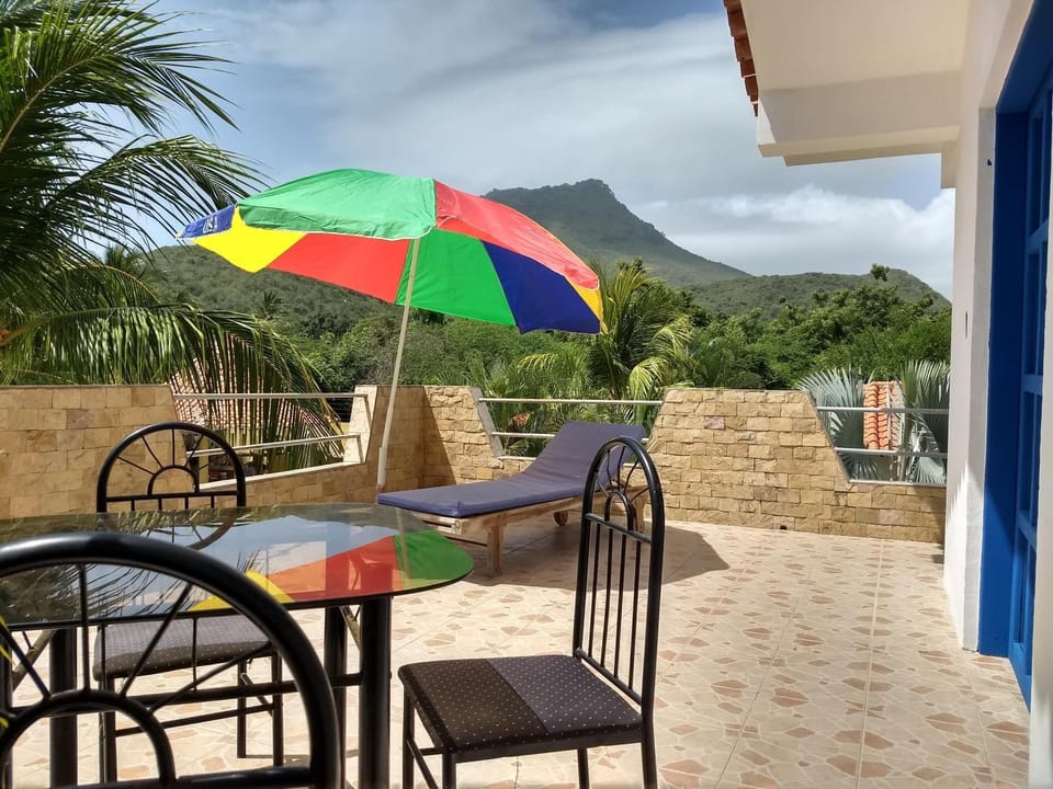 View (from property/room), Balcony/Terrace, Mountain view