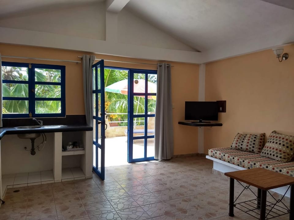 Communal lounge/ TV room
