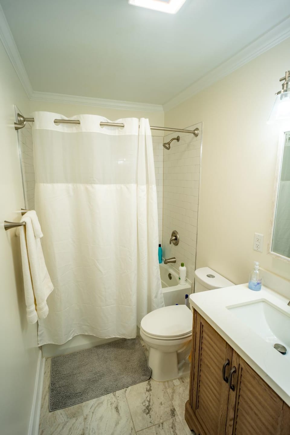Renovated 2 Bed Walltown Home Walk to Duke! B House in Durham