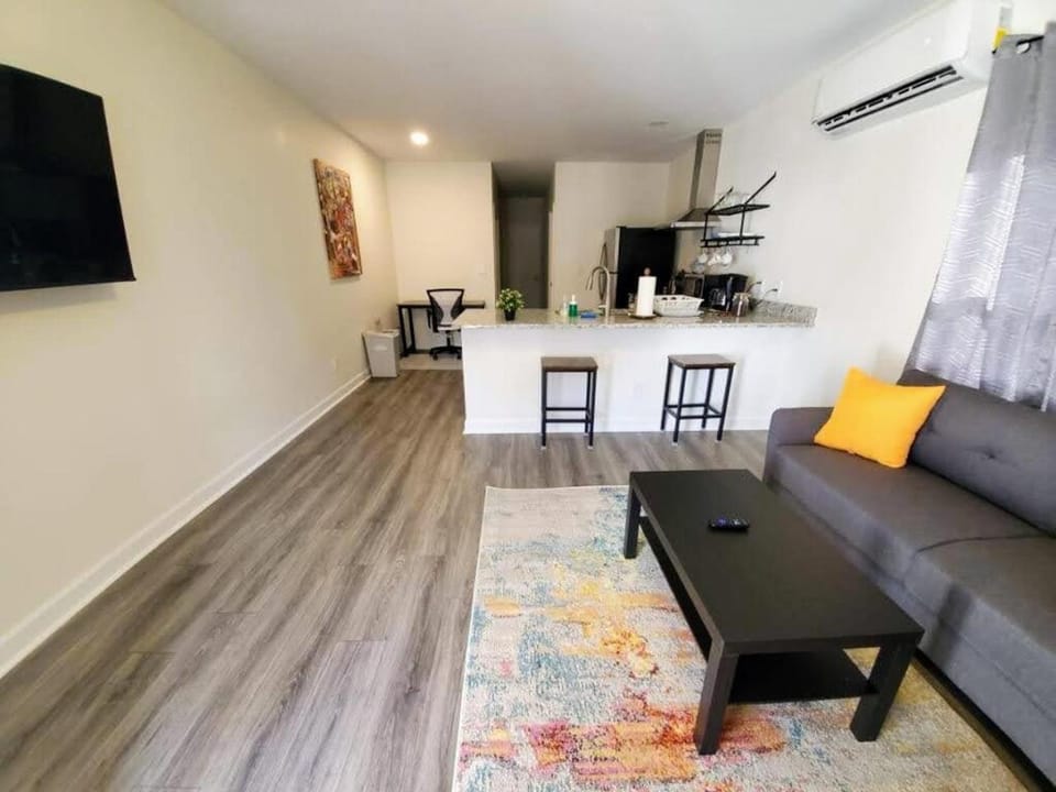 LakewoodLyon Park Renovated Cottage Near Duke 26B House in Durham
