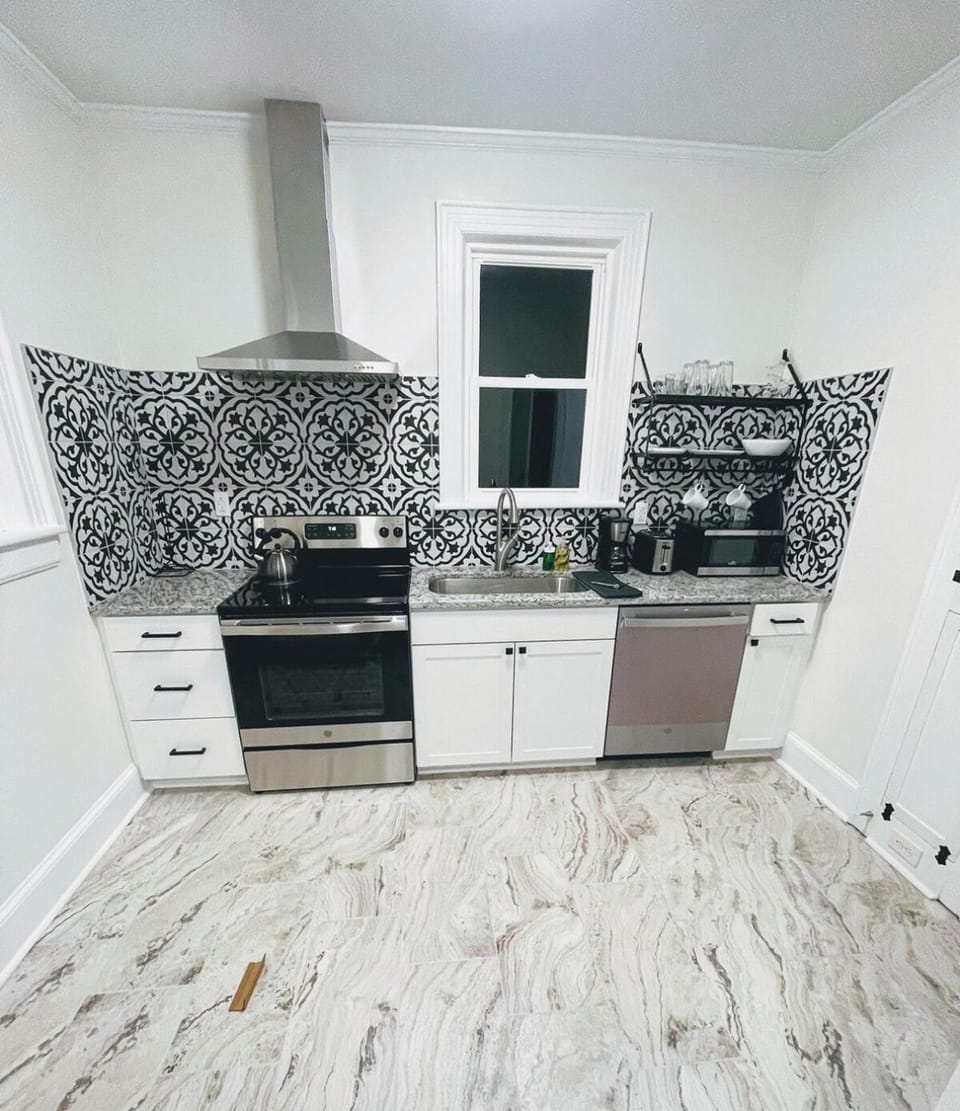 Renovated 1 bedroom in Forest Hills - B House in Durham