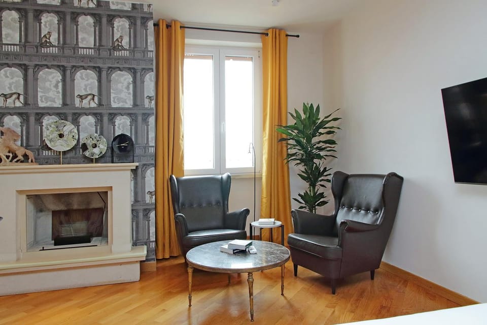TV and multimedia, Living room, Seating area