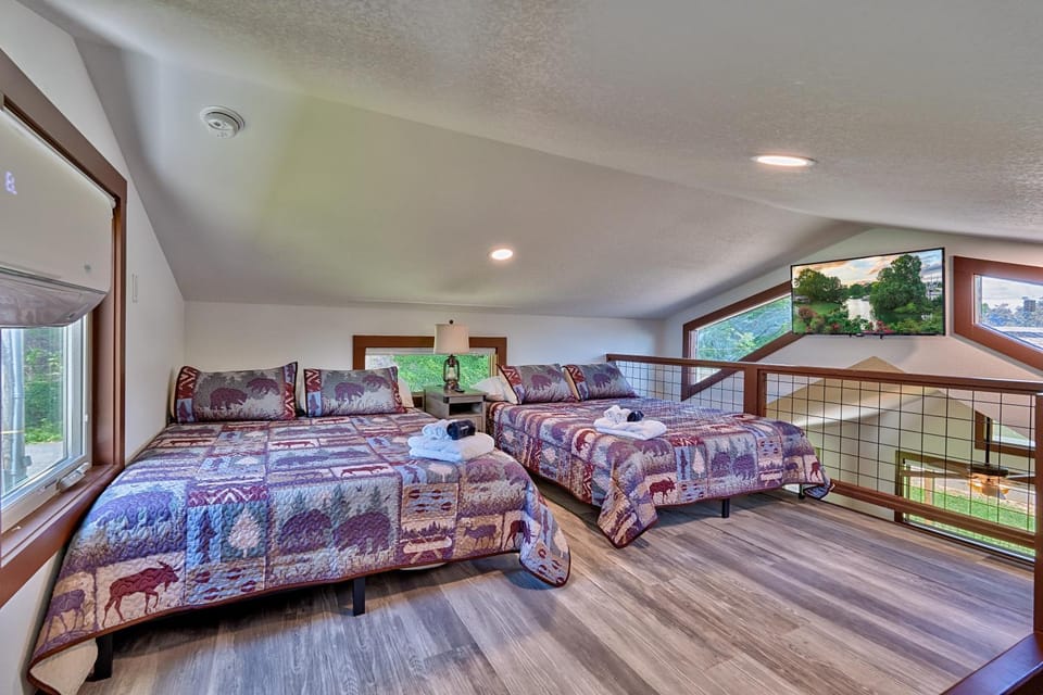 Retreat on the Lake Motel in Hiawassee