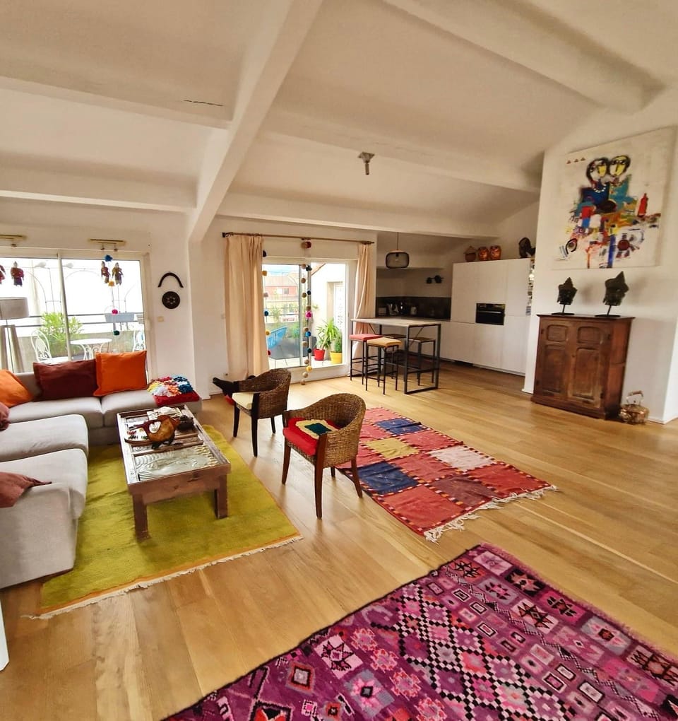 Living room, Dining area