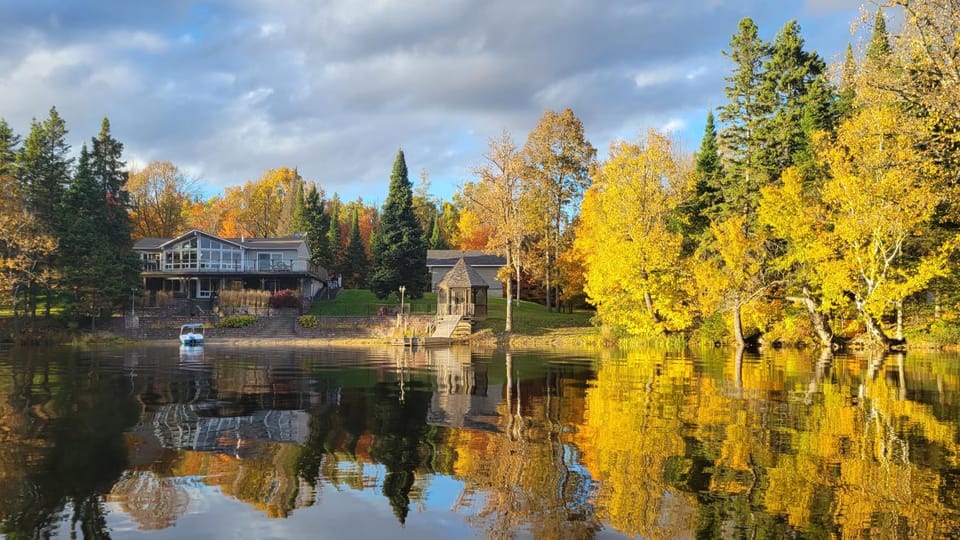 Waterfront, dream stay at Belle Vue Cottage Villa in Seguin