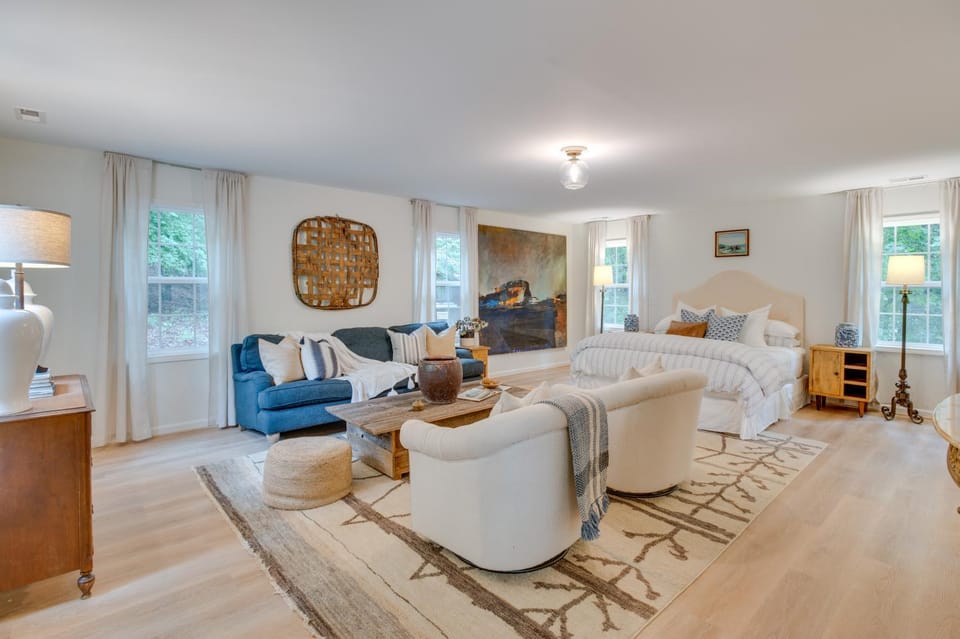 Idyllic Cave Spring Studio w/ Patio & Fire Pit! Apartment in Roanoke