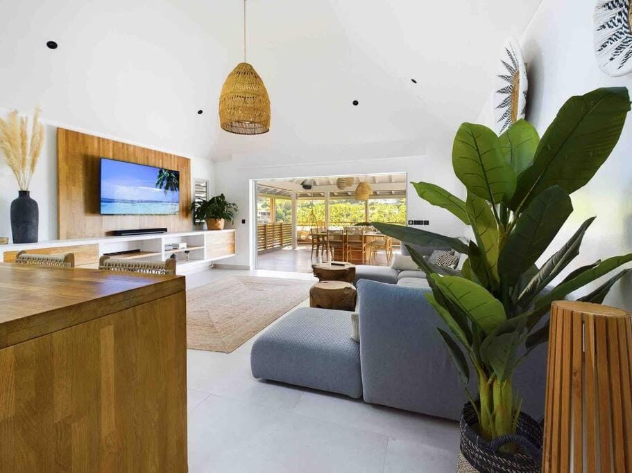 Communal lounge/ TV room, TV and multimedia, Living room