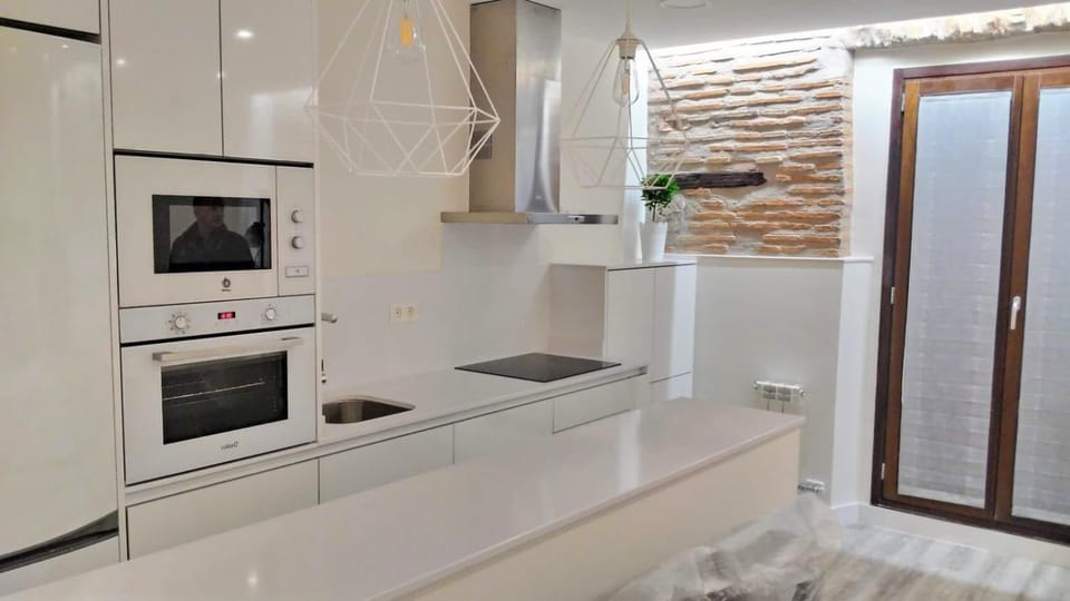 Kitchen or kitchenette, minibar, pet friendly, stove