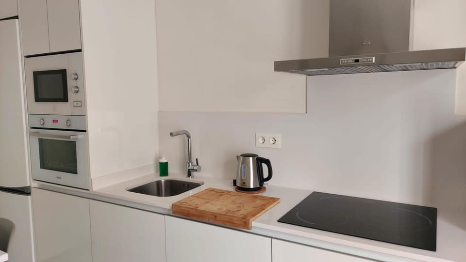 Kitchen or kitchenette, minibar, pet friendly, stove