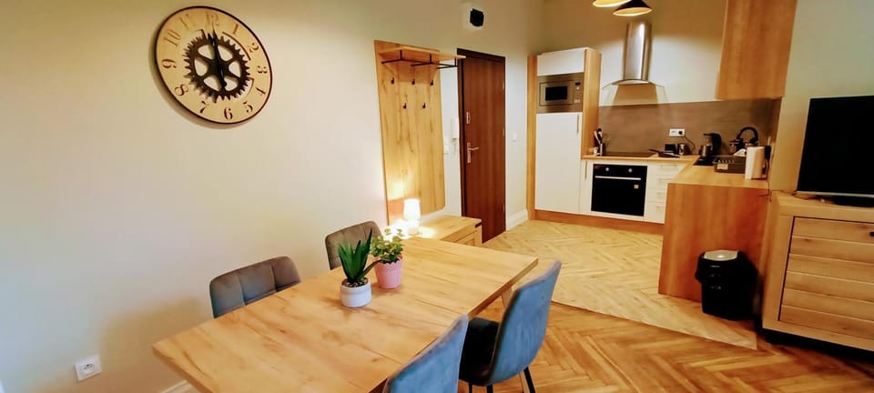 Kitchen or kitchenette, Living room, Dining area, minibar, pet friendly, stove