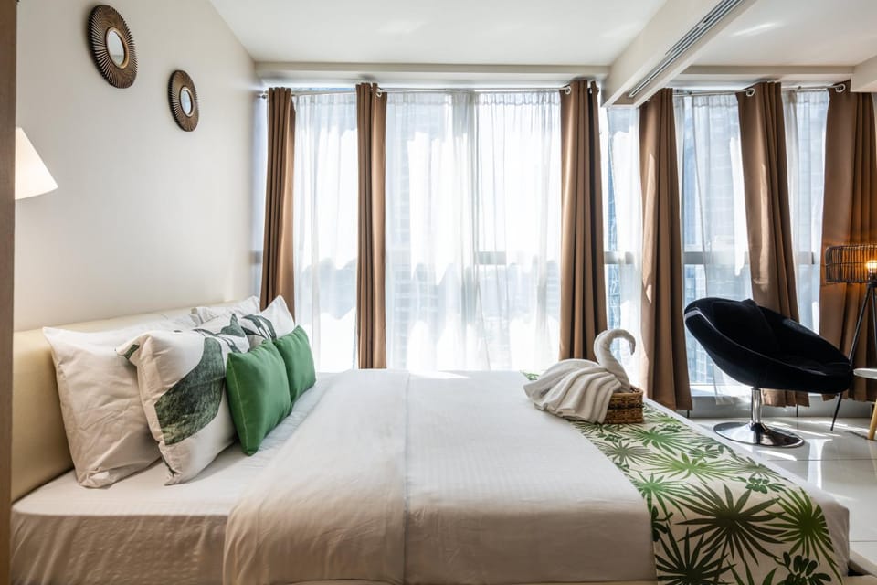 Great Value in Uptown Parksuites BGC 1BR,Washer,Netflix Apartment in Makati
