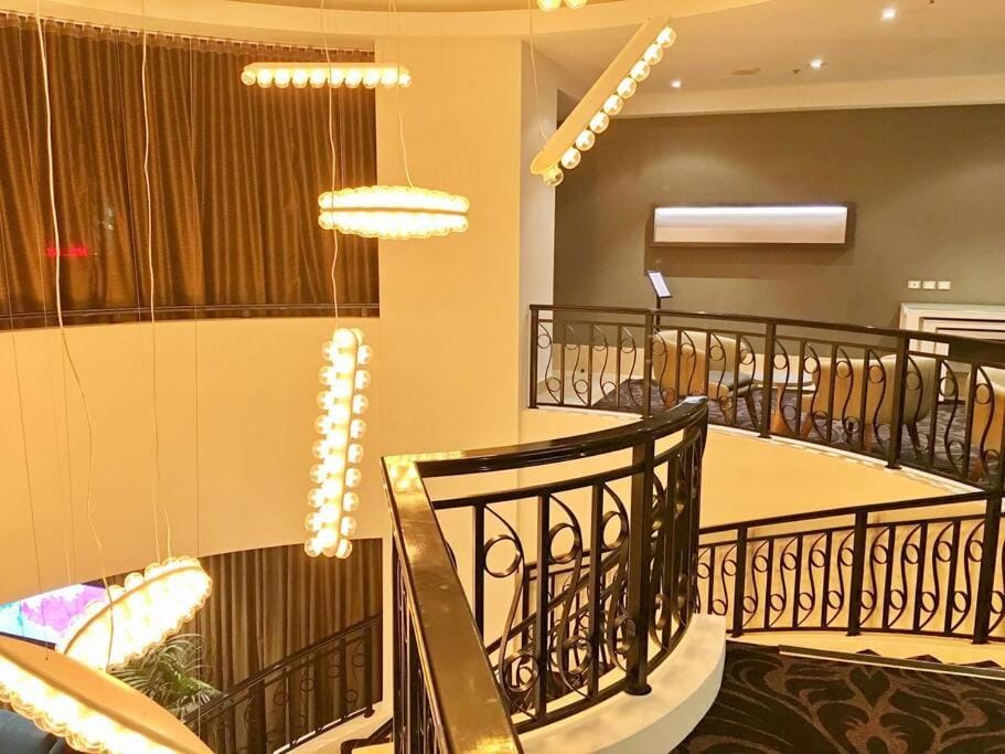HeartCBD LUX Top Floor 2 Bedroom /Pool/Spa/GYM Apartment in Melbourne
