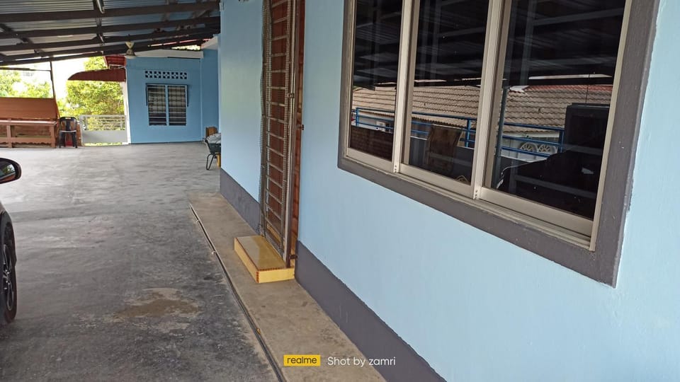 Homestay de Pernu House in Malaysia