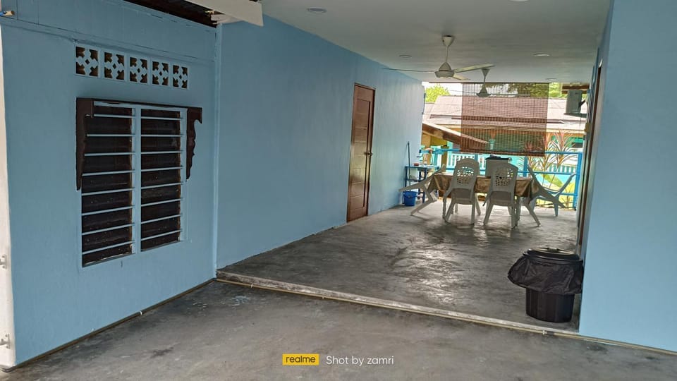 Homestay de Pernu House in Malaysia