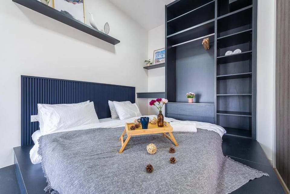Continew 1BR High TRX Mall King Bed 100Mbps Wi-Fi Apartment in Federal Territory of Kuala Lumpur