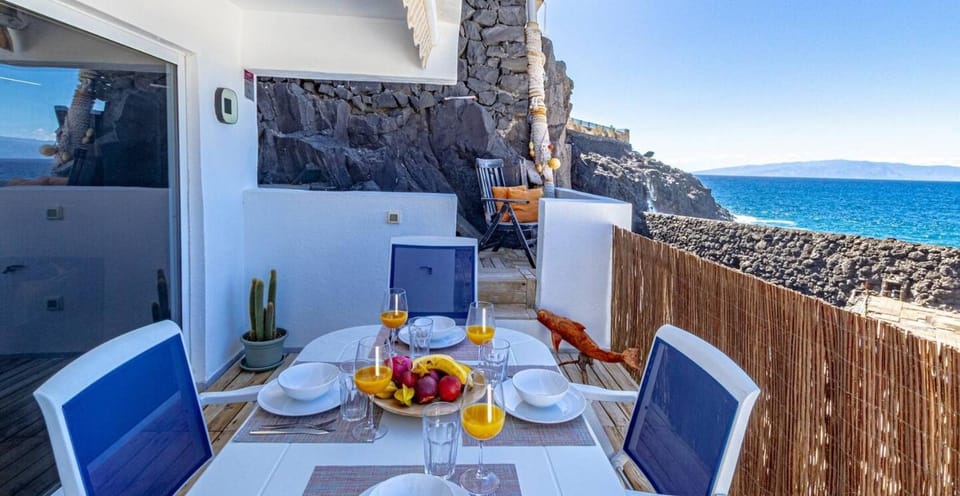 Oceanfront Oasis by Dream Homes Tenerife Apartment in Acantilados de Los Gigantes