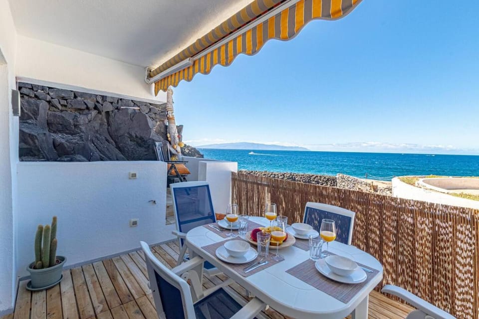 Oceanfront Oasis by Dream Homes Tenerife Apartment in Acantilados de Los Gigantes