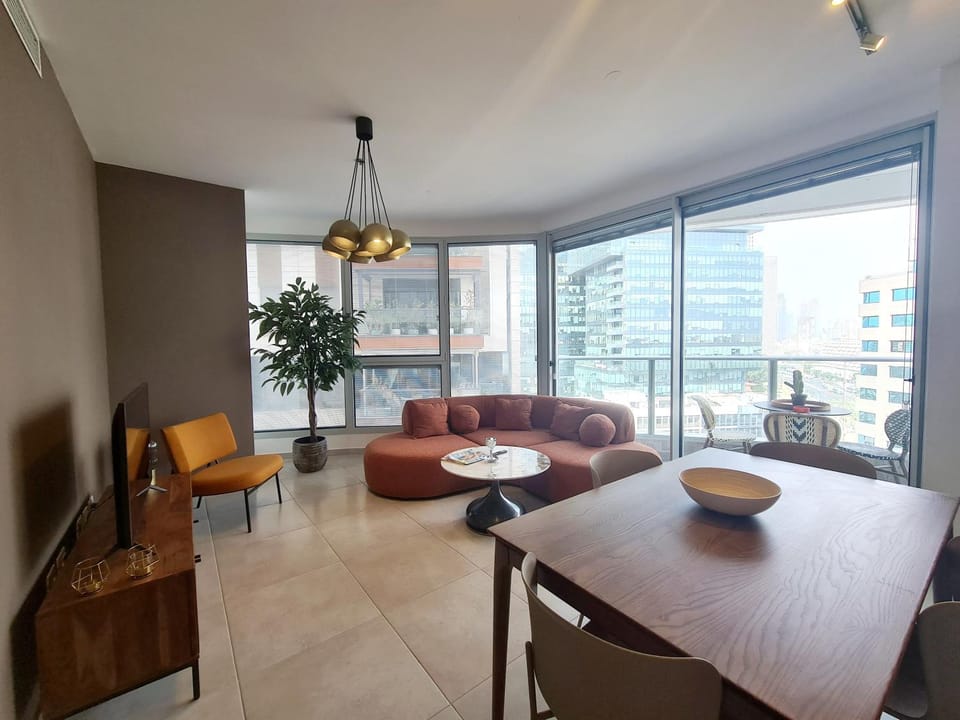 Balcony/Terrace, Living room, Seating area, Dining area, City view