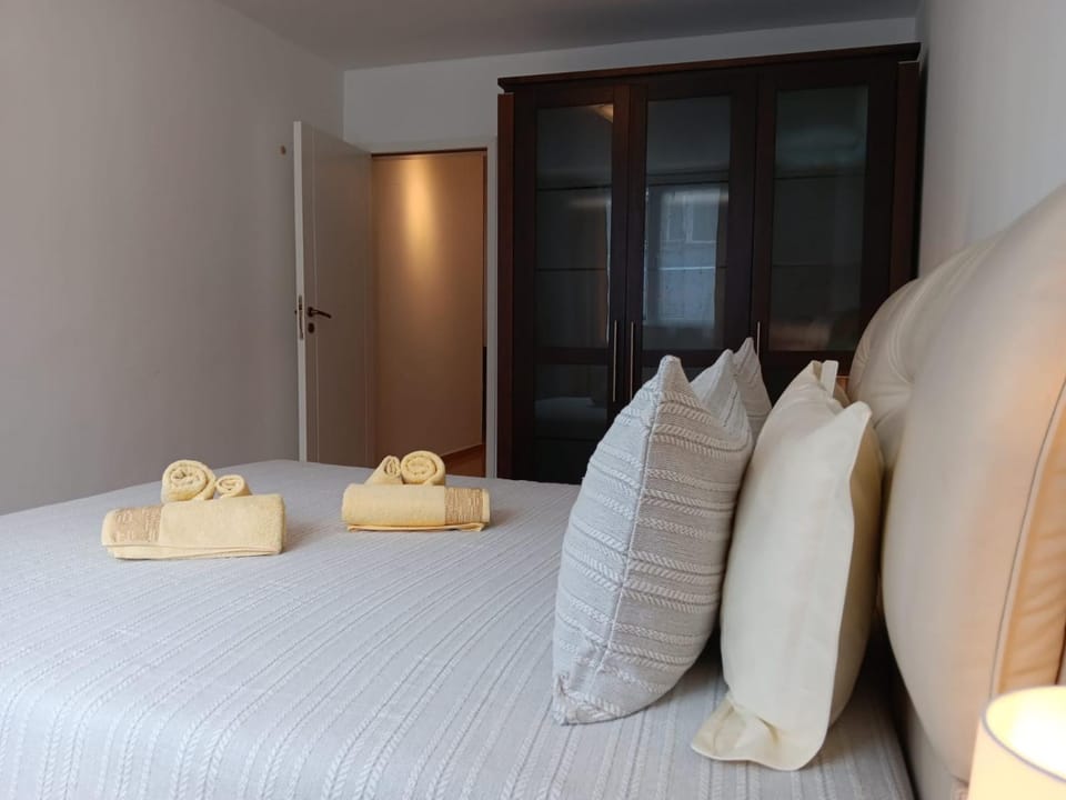Bed, Bedroom, locker