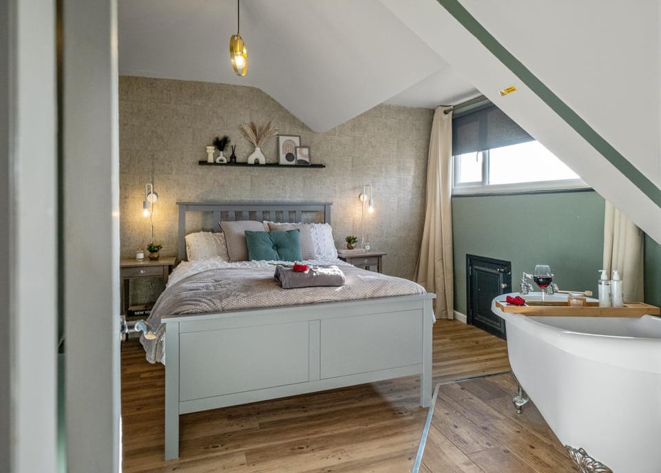 Bed, Bedroom