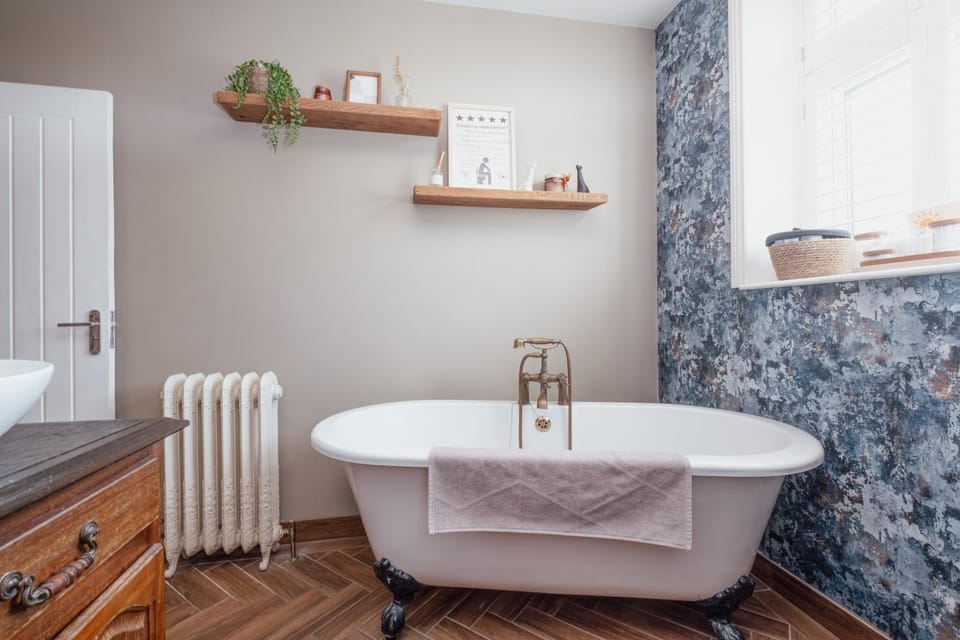 Bathroom, Photo of the whole room, Bath, internet, towels