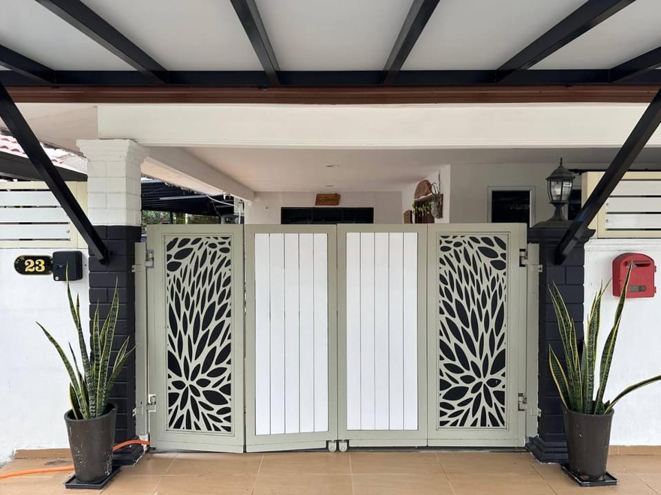 AliyaRoseMuslim Homestay House in Malacca