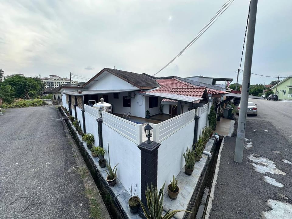 AliyaRoseMuslim Homestay House in Malacca