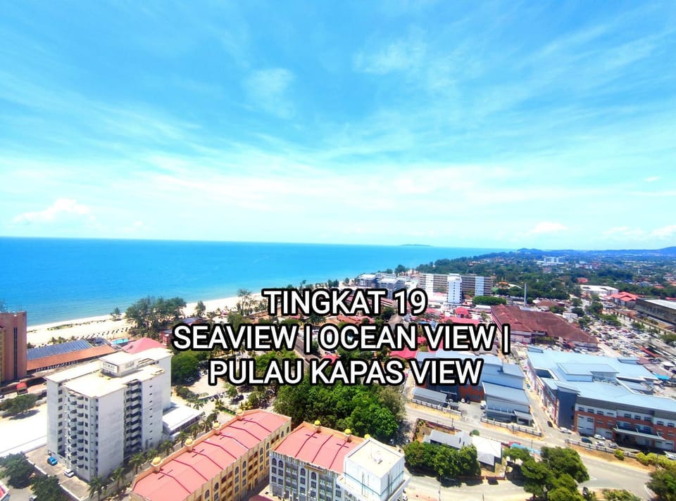 D'luna Homestay Terengganu SEA VIEW / DRAWBRIGE VIEW / NEAR HSNZ, KTCC, DRAWBRIGE Apartment in Terengganu, Malaysia