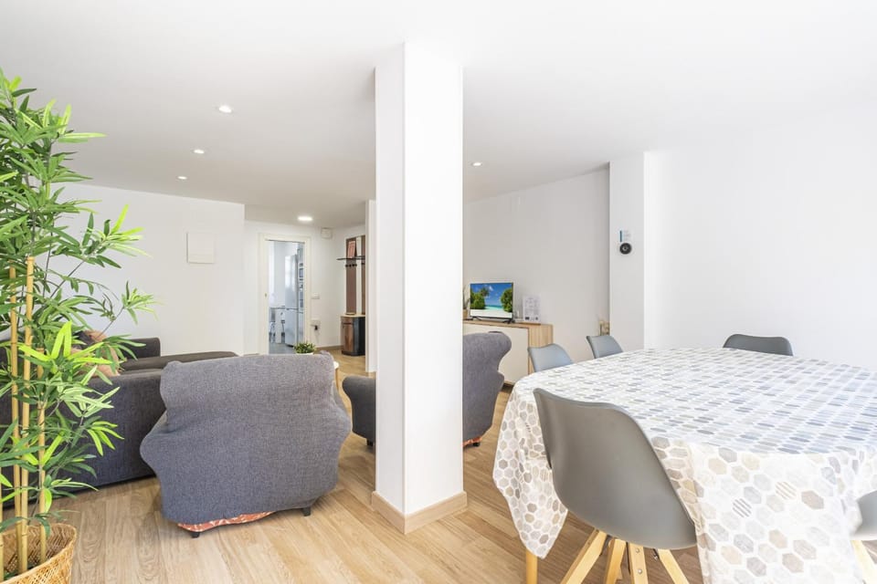 TV and multimedia, Living room, Dining area