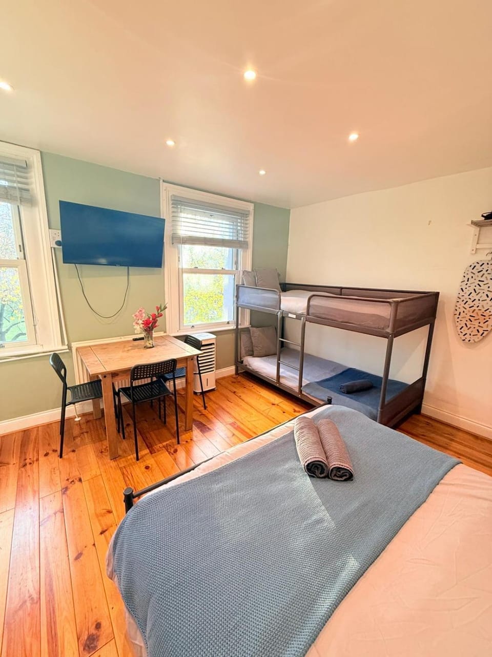 Bed, Photo of the whole room, Bedroom, bunk bed