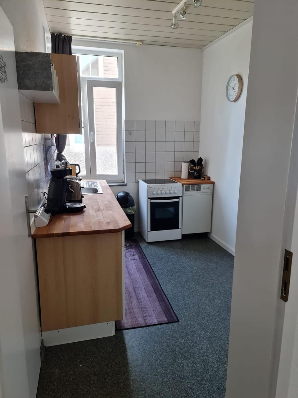 Coffee/tea facilities, Kitchen or kitchenette, pet friendly, stove
