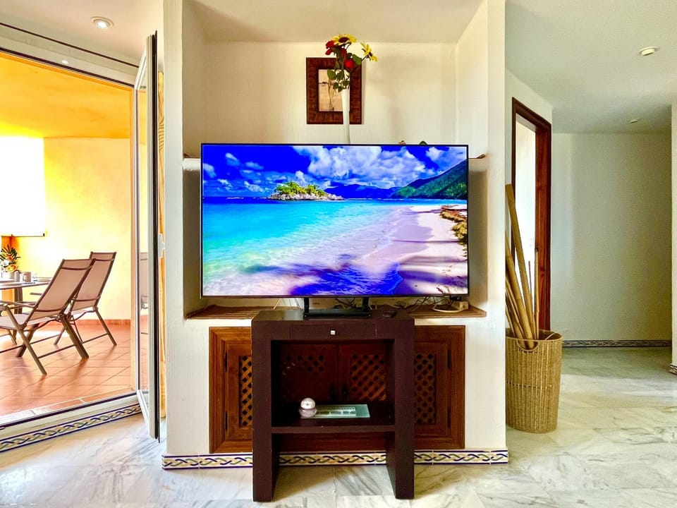 Communal lounge/ TV room, Living room