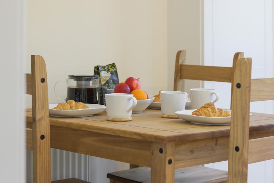 Coffee/tea facilities, Dining area