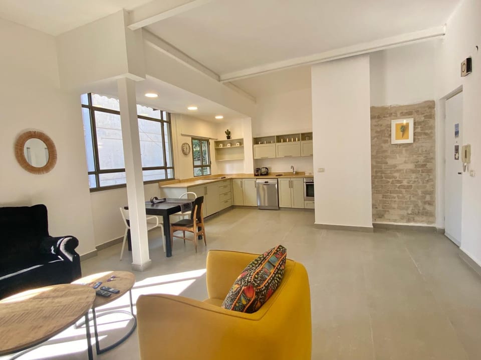 Ness Tsiyona 9 - By Beach Apartments TLV Apartment in Tel Aviv-Yafo