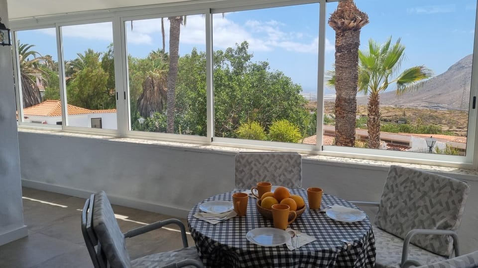 Day, View (from property/room), Balcony/Terrace, Seating area, Food, Mountain view