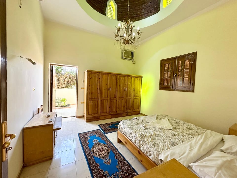 Bed, Bedroom, air conditioner