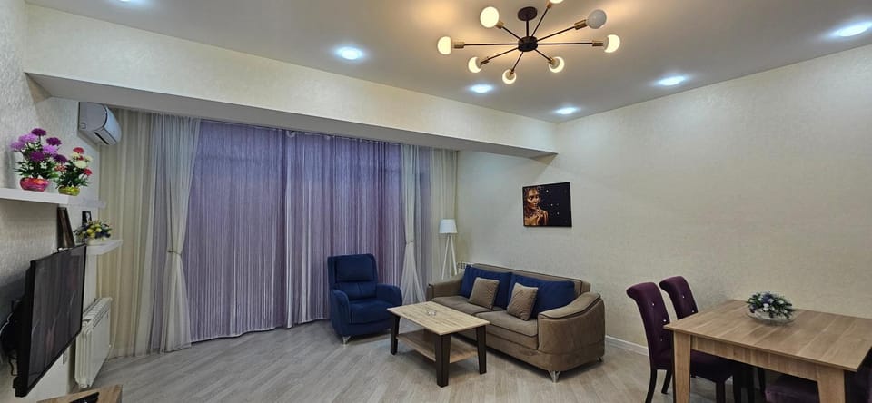 TV and multimedia, Seating area, Dining area