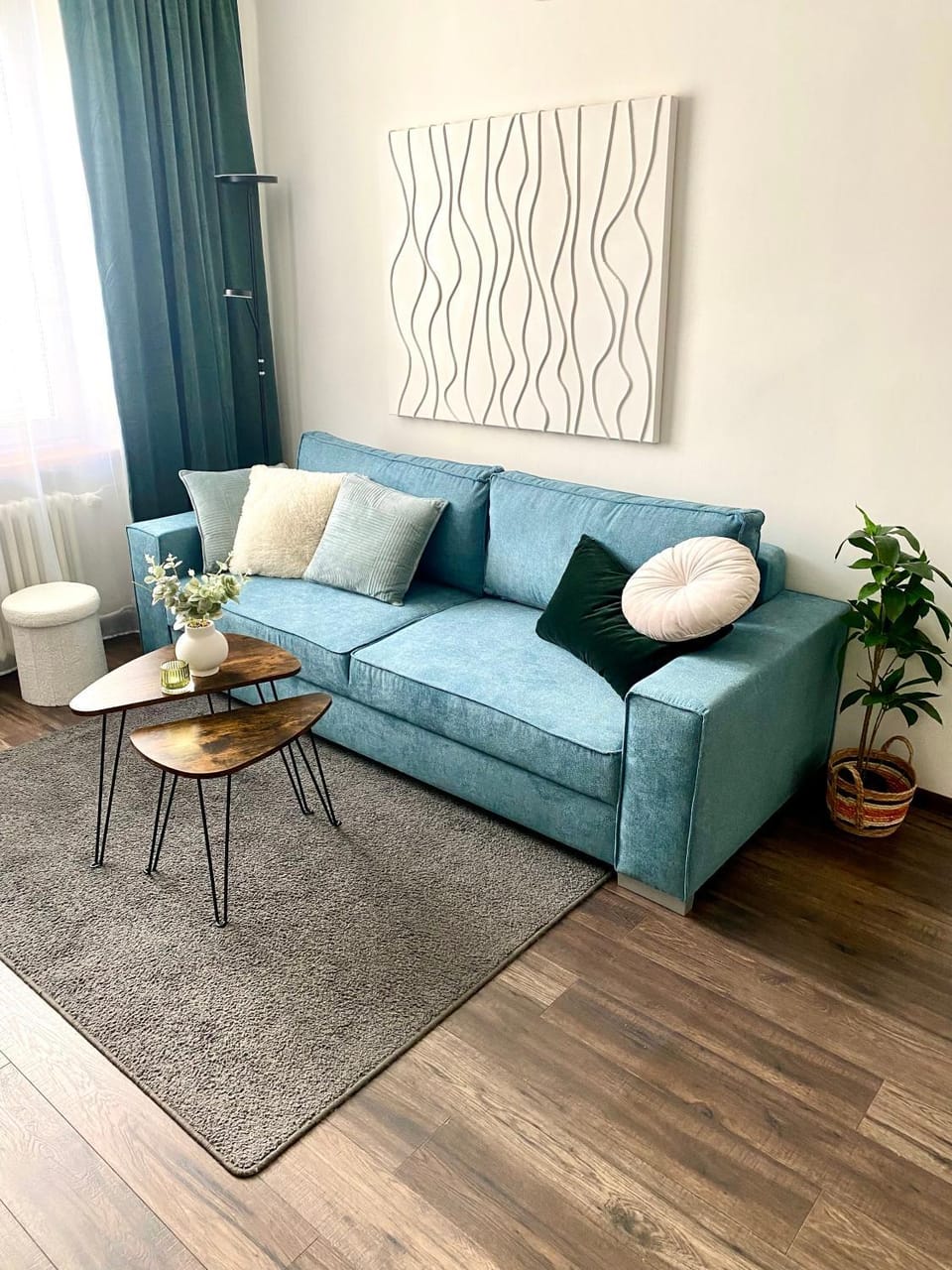 James Dean apartment - next to Nivy Bus station & Mall (Free parking on the weekend) Apartment in Bratislava