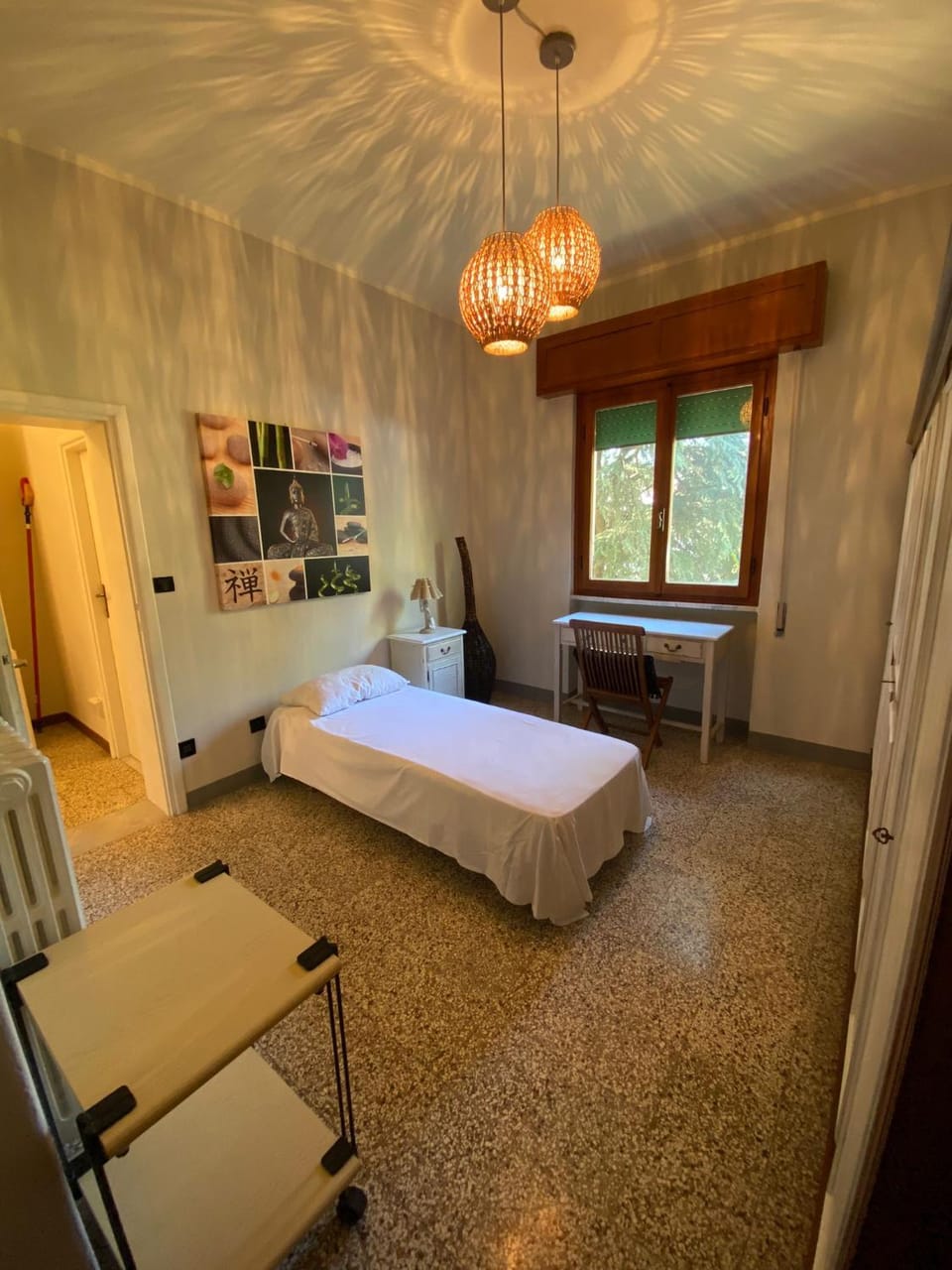 Photo of the whole room, Bedroom