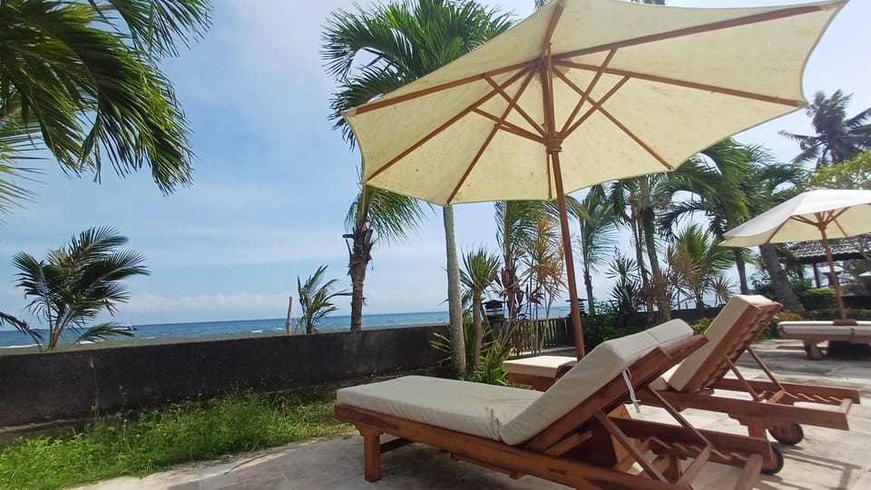Melaya Beach Resort Queen Bed Bed and Breakfast in Bali