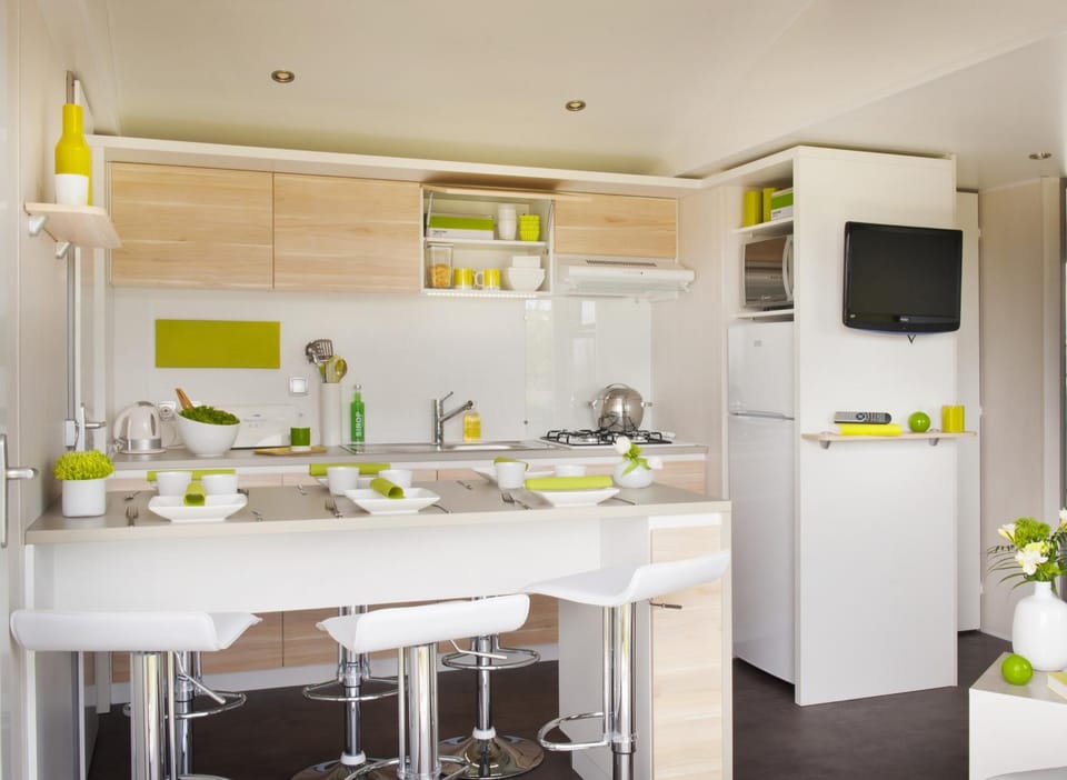 TV and multimedia, Food and drinks, Dining area, Food, stove
