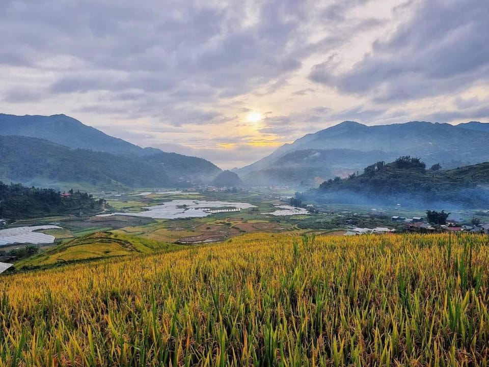 Nearby landmark, Day, Natural landscape, Mountain view