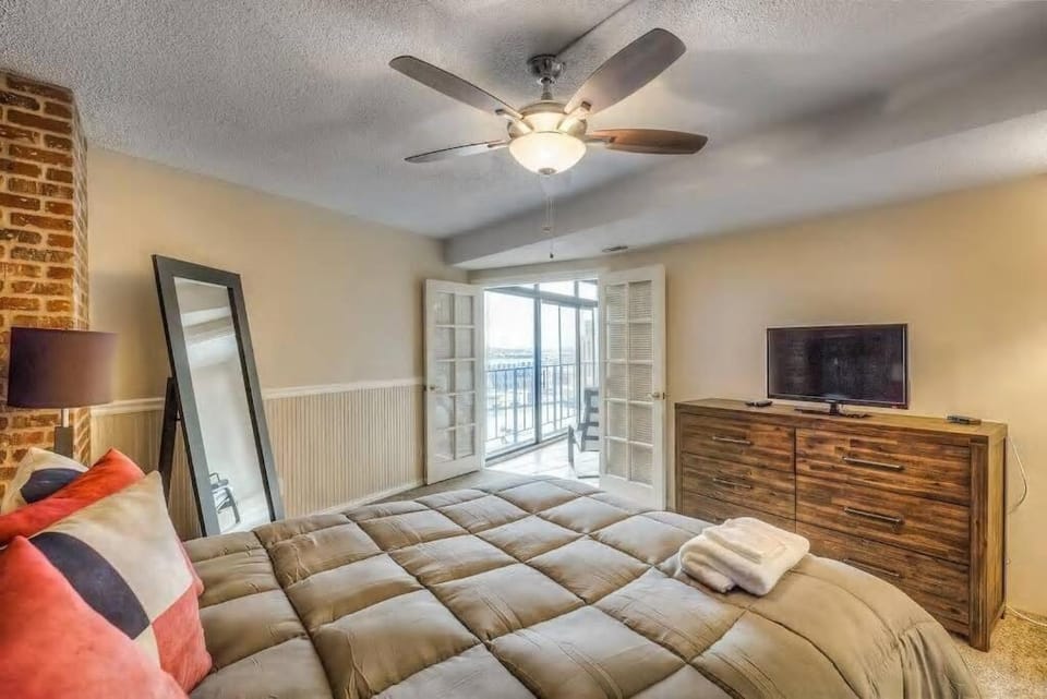 2 BR Condo Heart of LoDo w/Great View/Amenities Apartment in LoDo