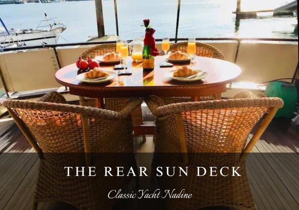 Natural landscape, Food and drinks, Sea view