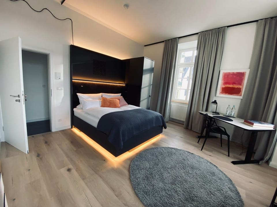 Bed, Photo of the whole room