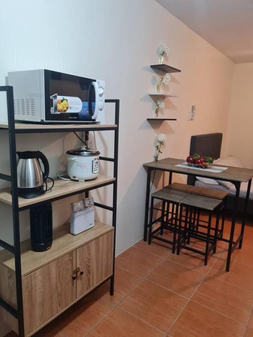 Coffee/tea facilities, minibar
